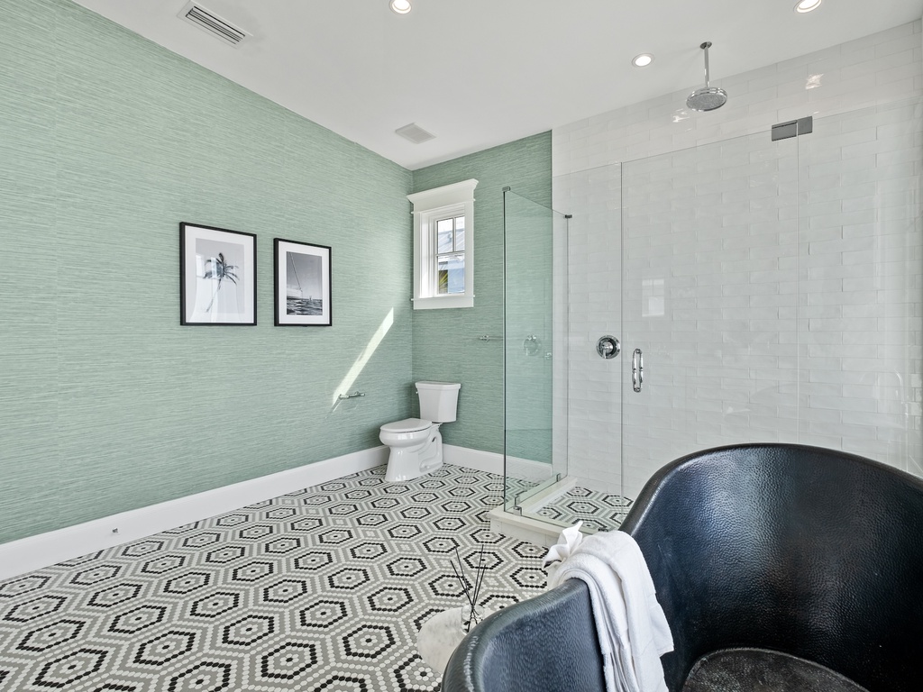 Sixth Bathroom, Ensuite