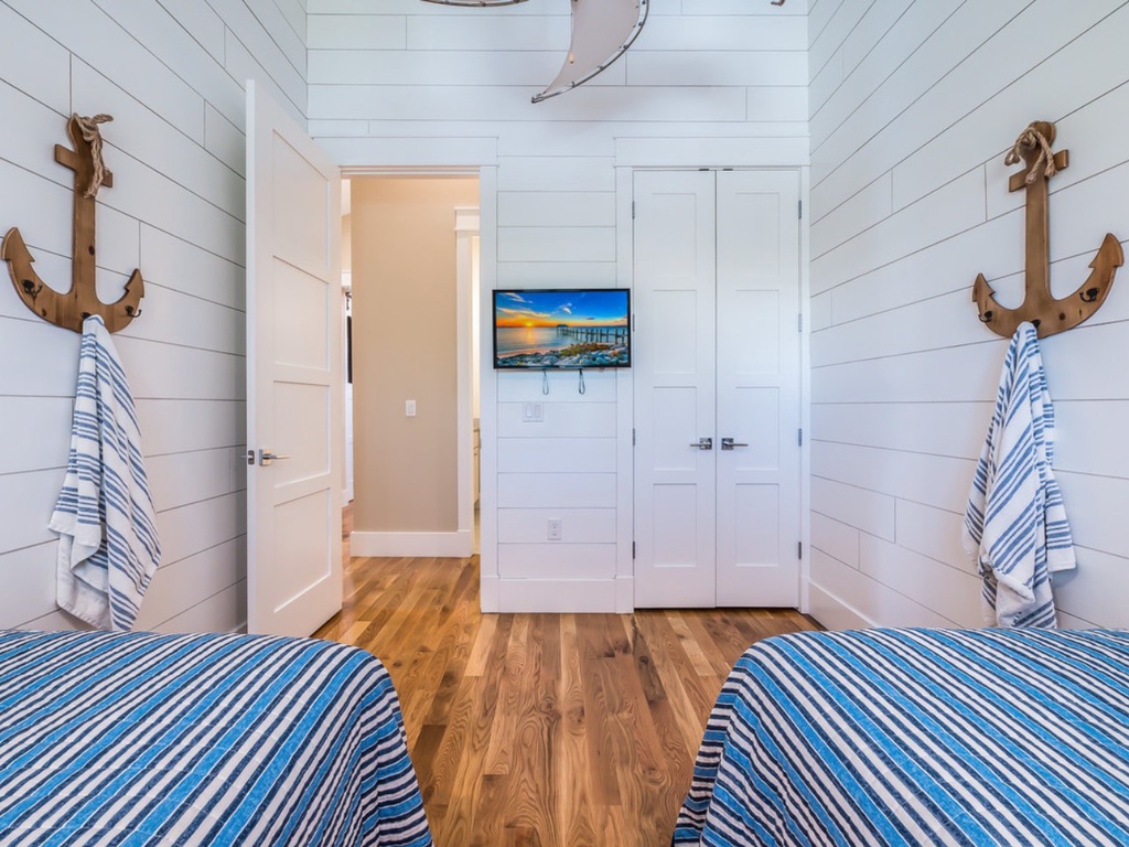 Bedroom, Two Twin Beds