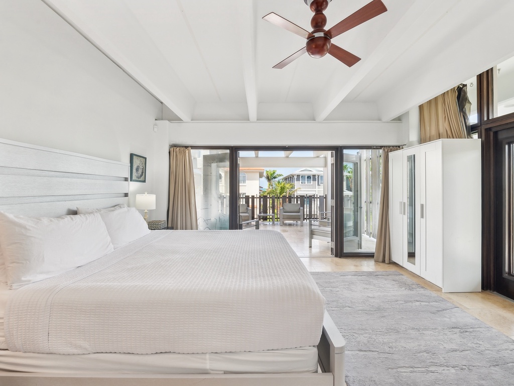 Second Bedroom, King