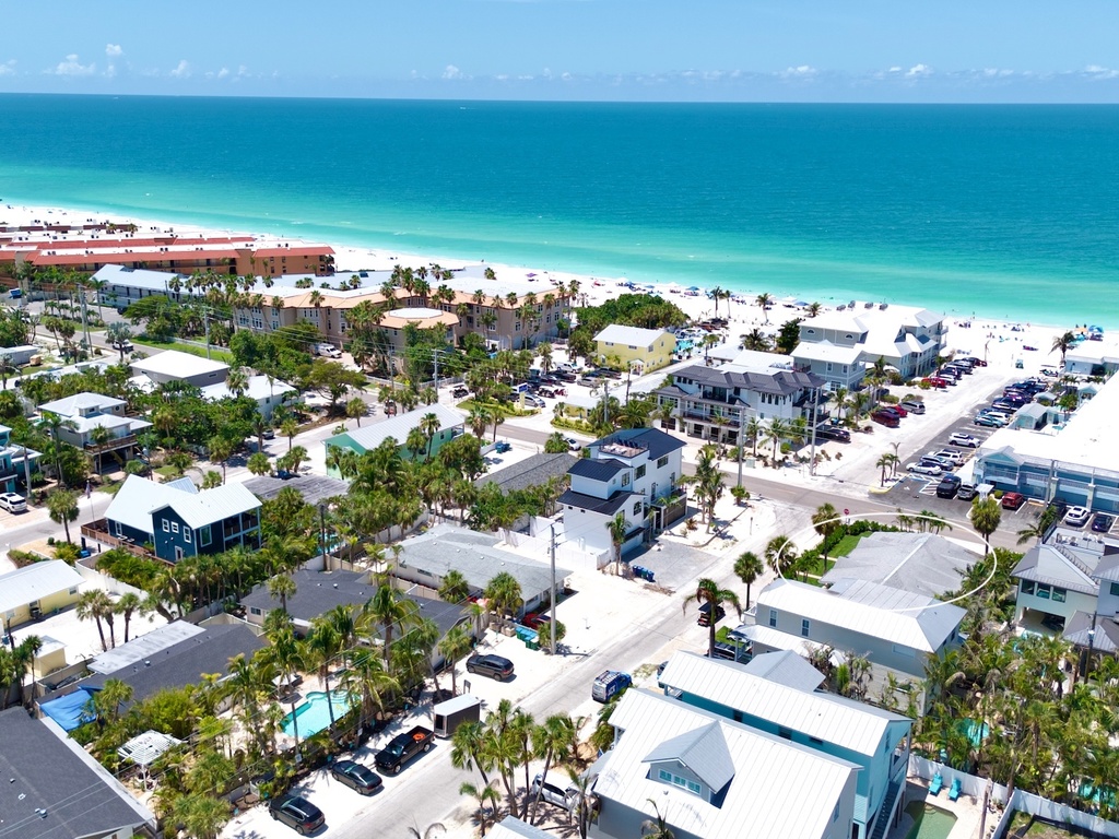 Tiki Sunshine by Anna Maria Vacations