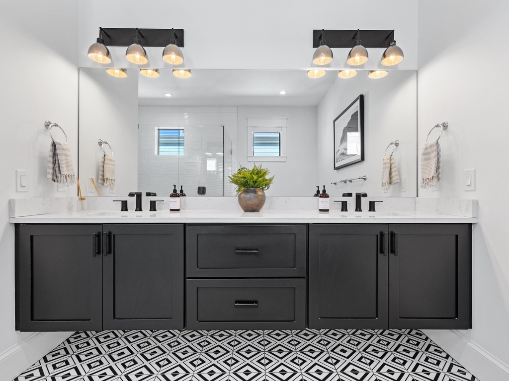 Fourth Bathroom, Ensuite