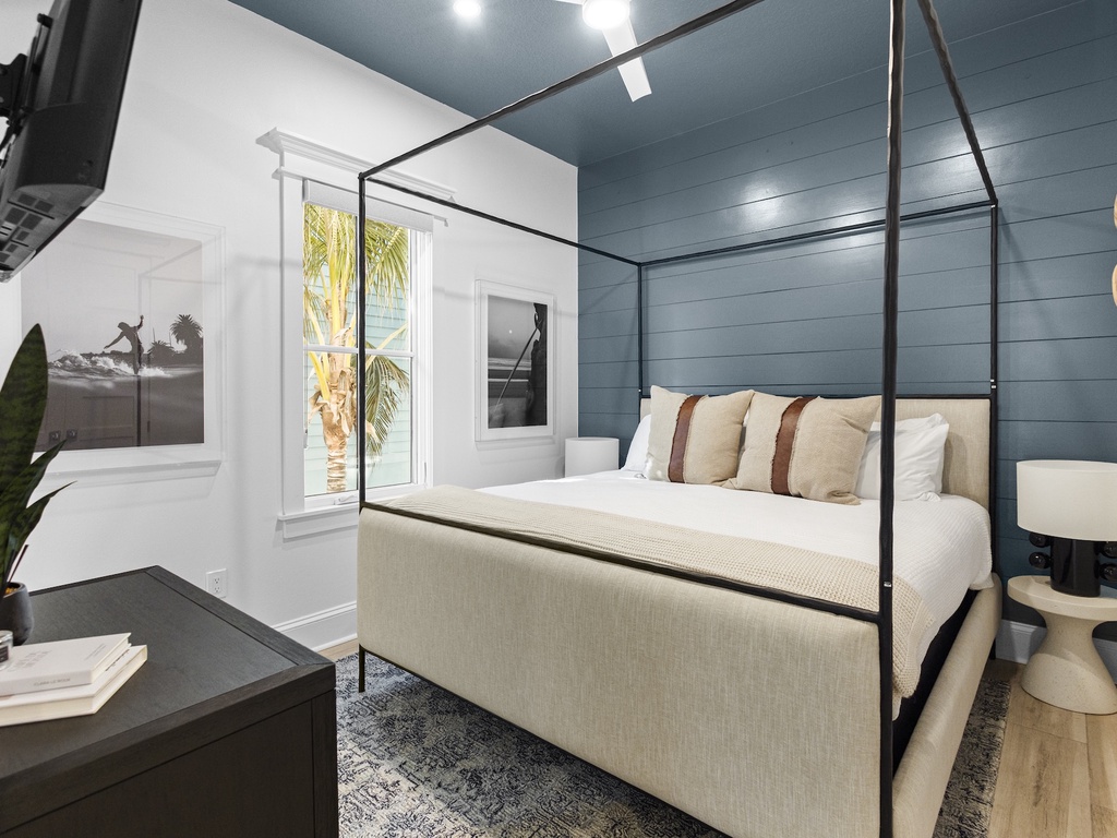 Second Bedroom, King