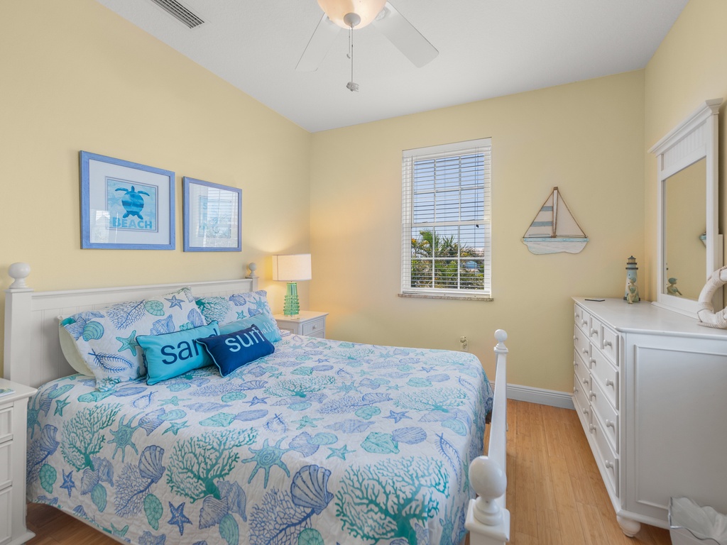 Third Bedroom - Queen