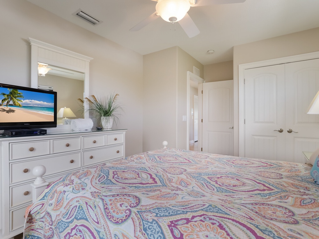 Third Bedroom - Queen