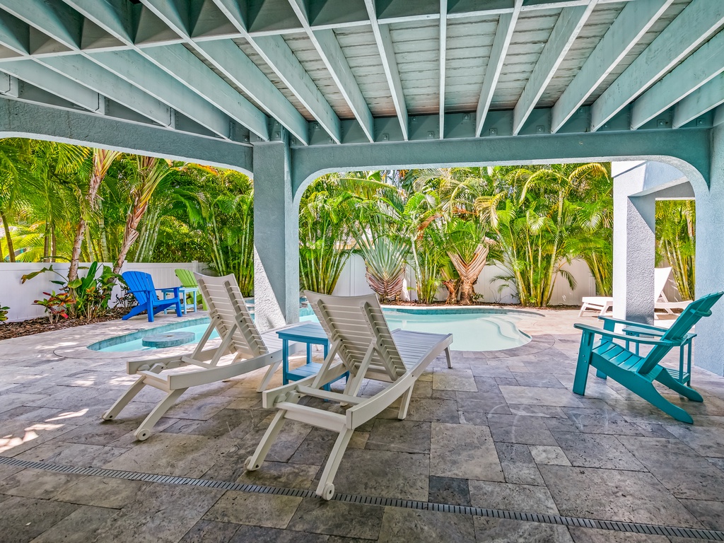 Poolside Loungers