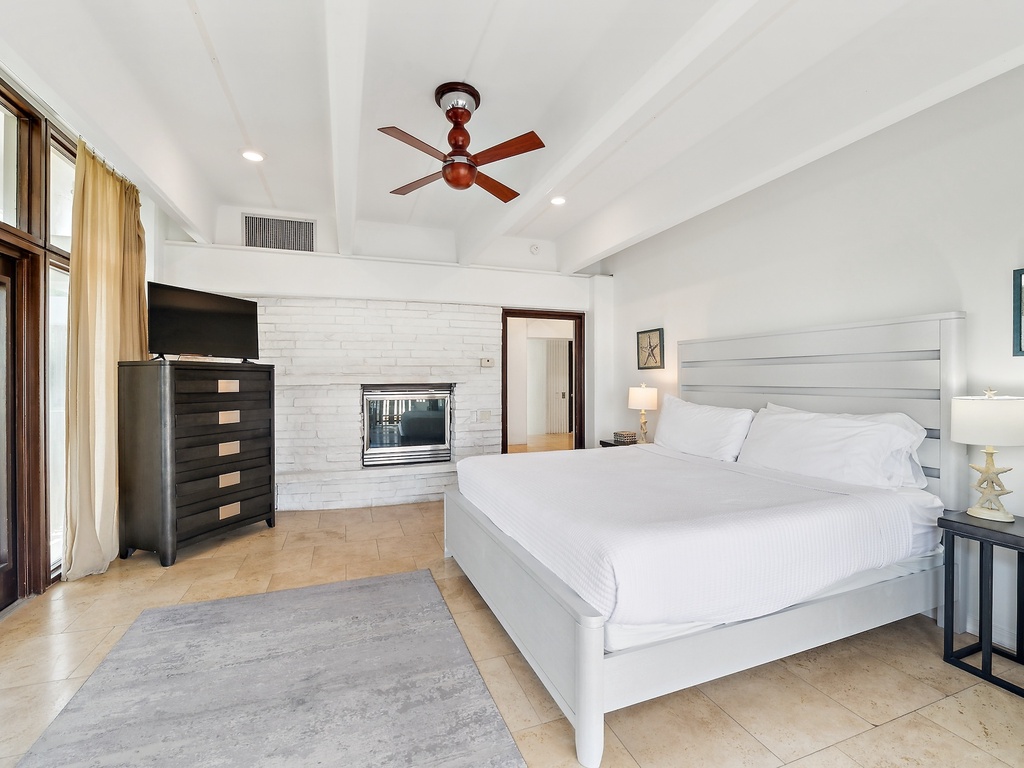 Second Bedroom, King