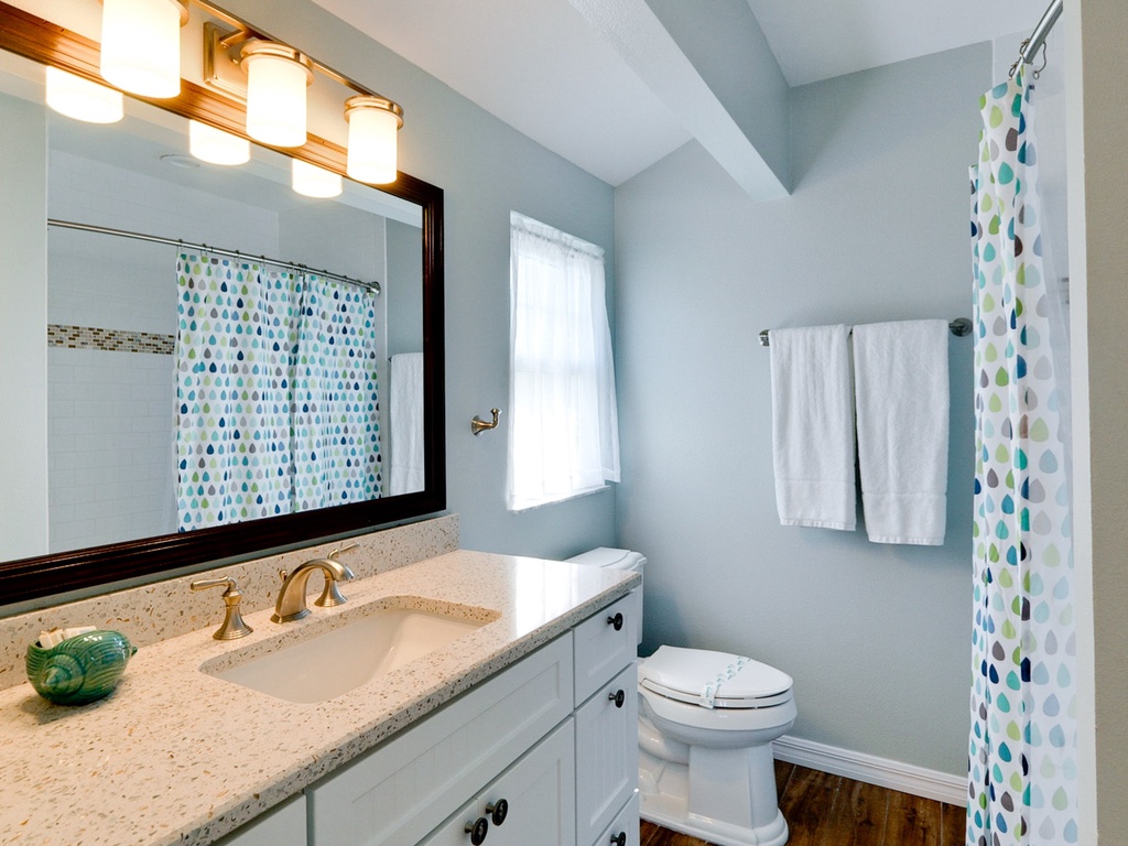 Second En-suite Bathroom