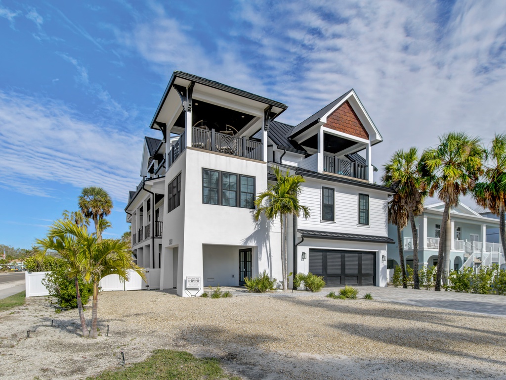 Cloud Nine On Pine by Anna Maria Island Accommodations