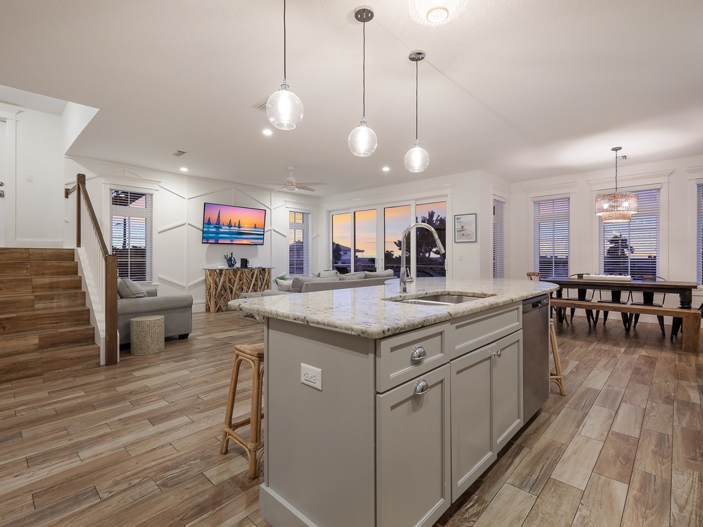 Central Kitchen Island - AMI Locals