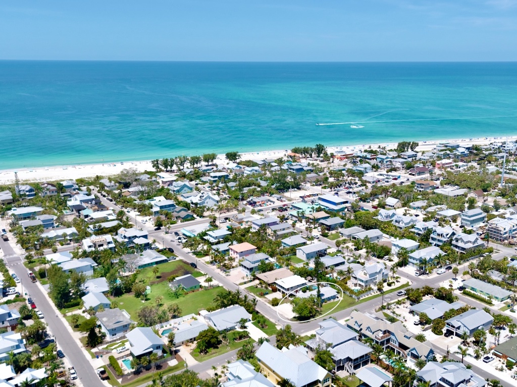 A Place in Paradise Unit A by Anna Maria Island Accommodations