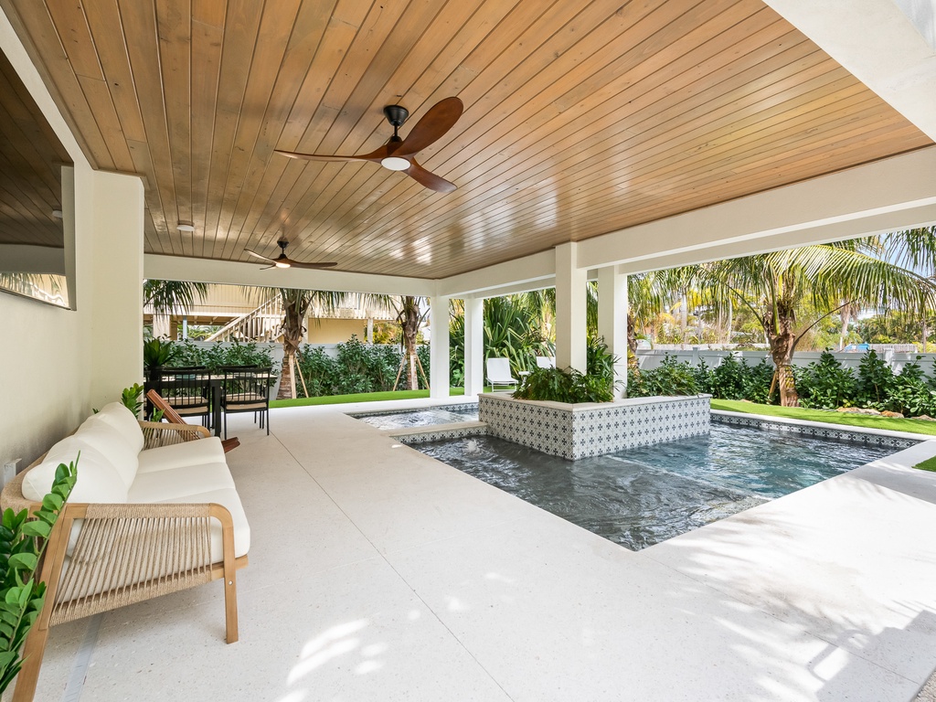 Private Pool and Spa