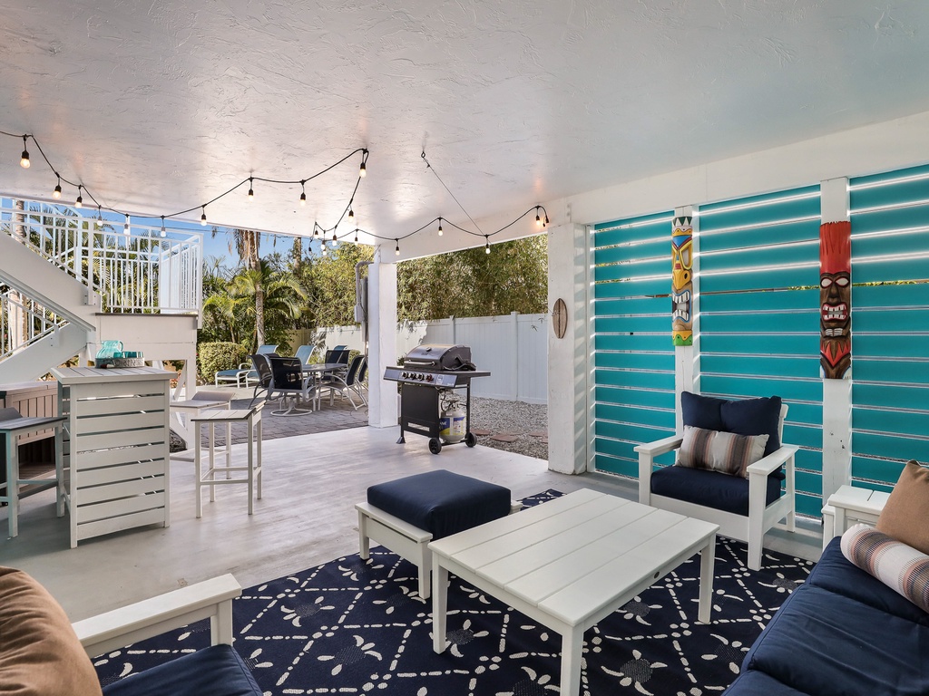 Outdoor Living Area and Bar