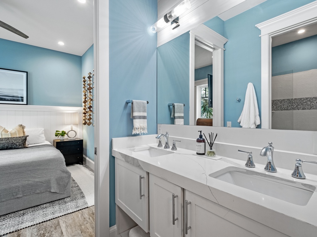 Second Bathroom, Jack and Jill