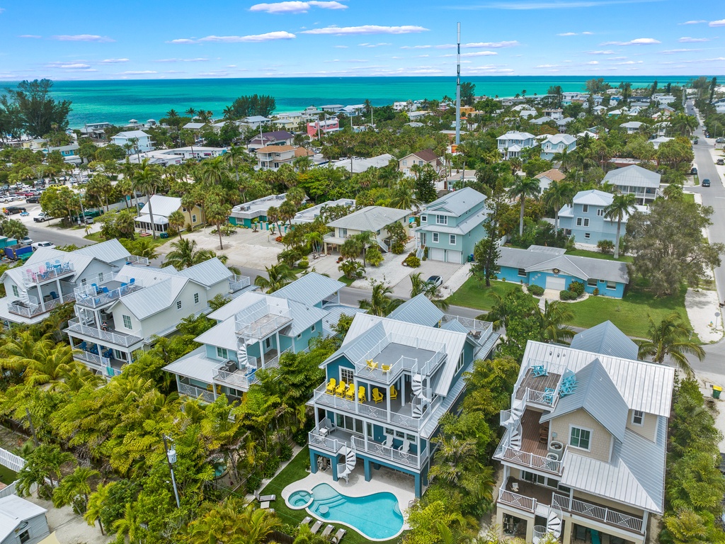 House with private pool