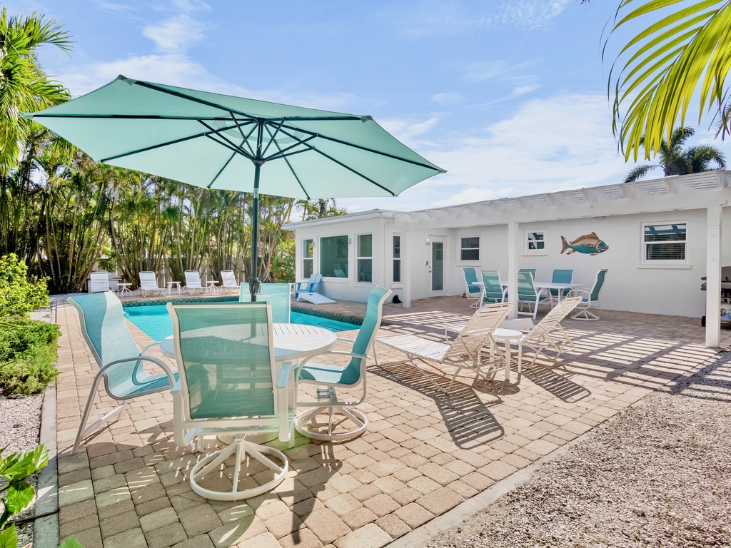 Poolside Dining Area