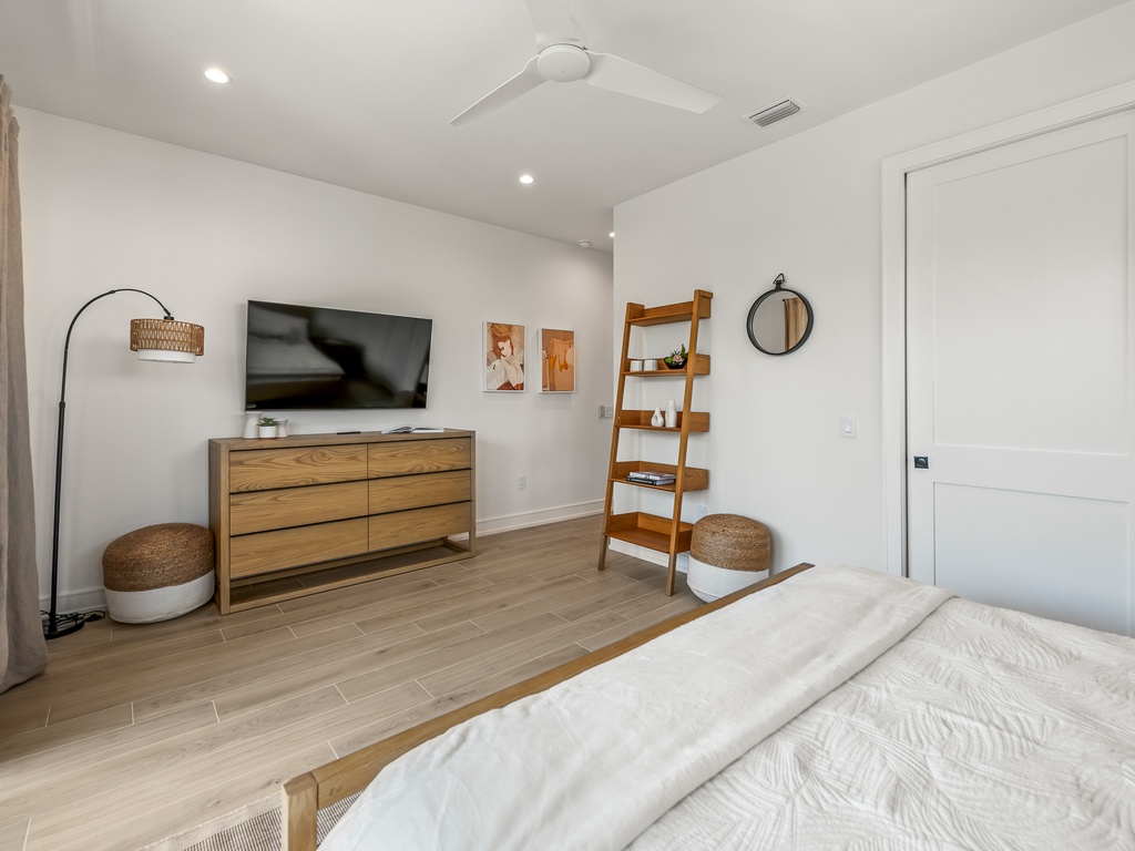 Second Bedroom - King