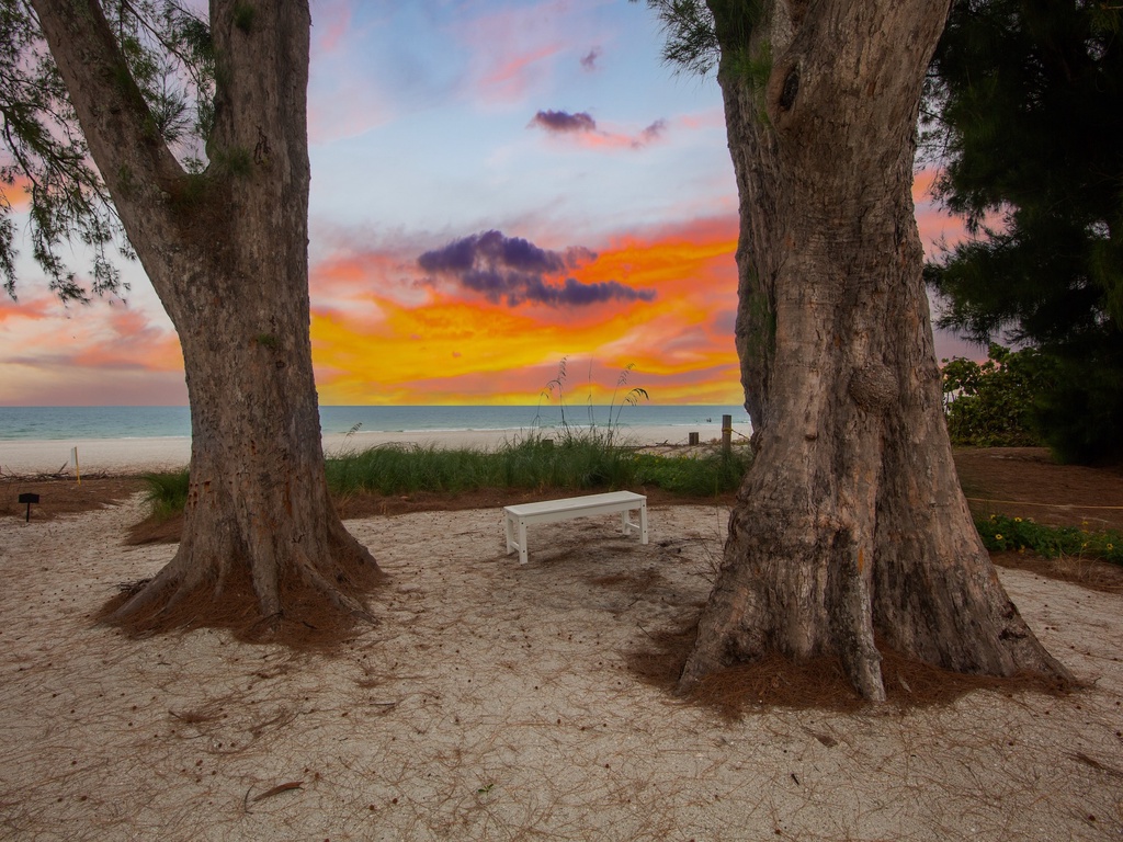 Whispering Waves West by Anna Maria Vacations