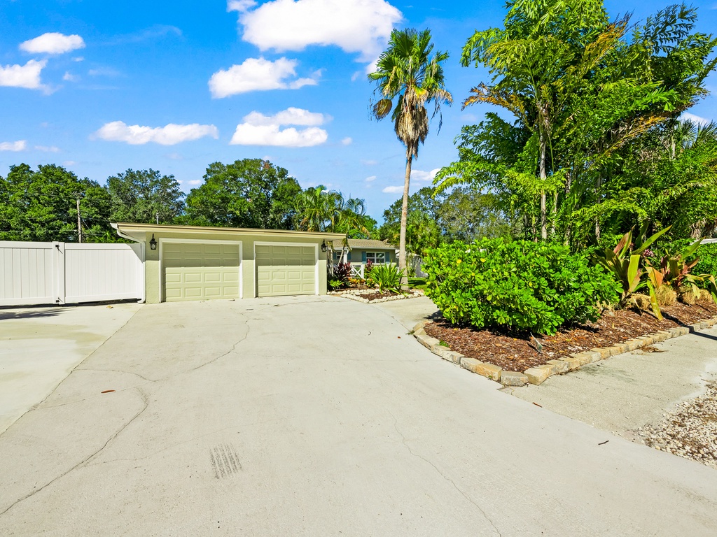 A Piece of Paradise by AMI Locals