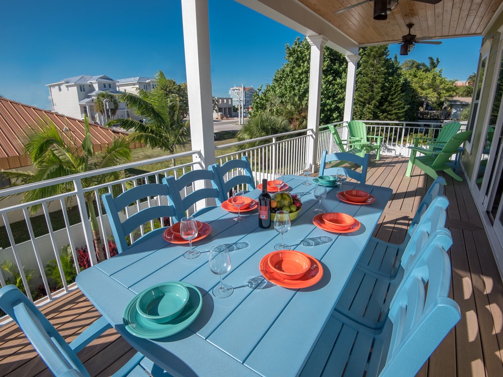 Outdoor Dining Seating