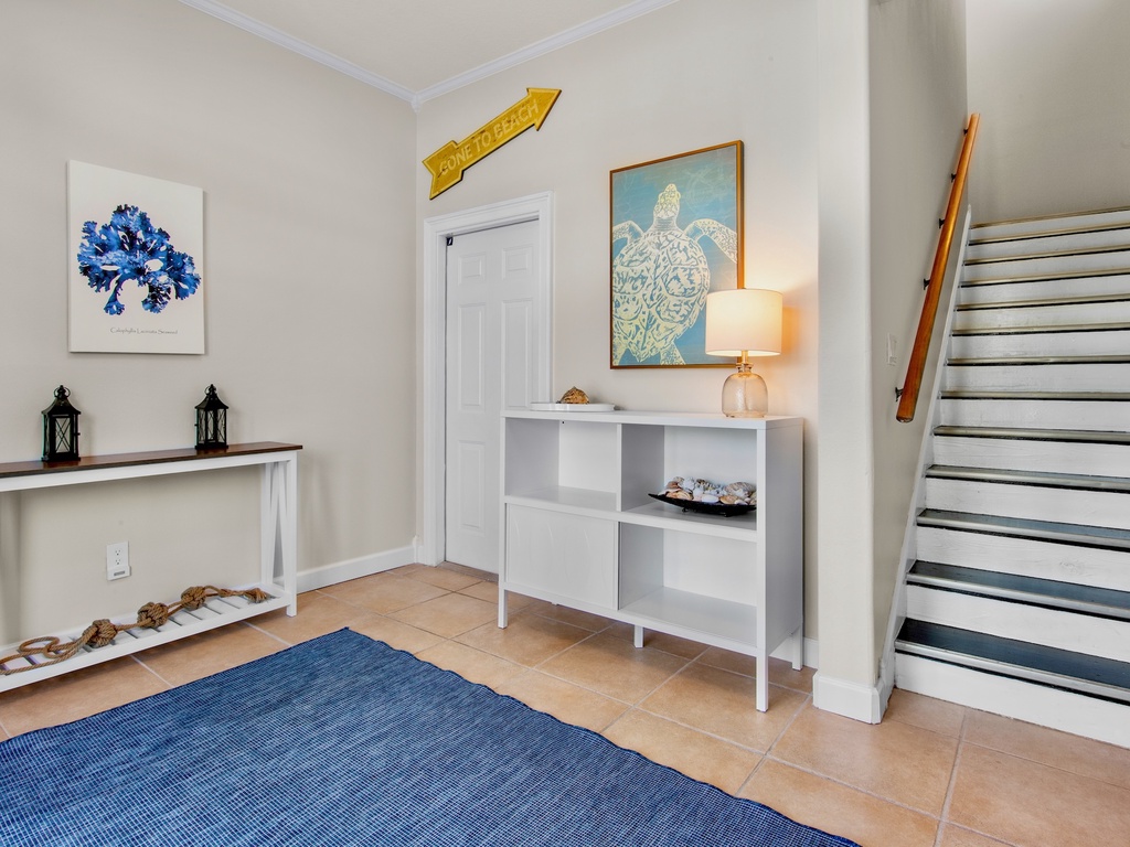 Bright interiors with beachy touches