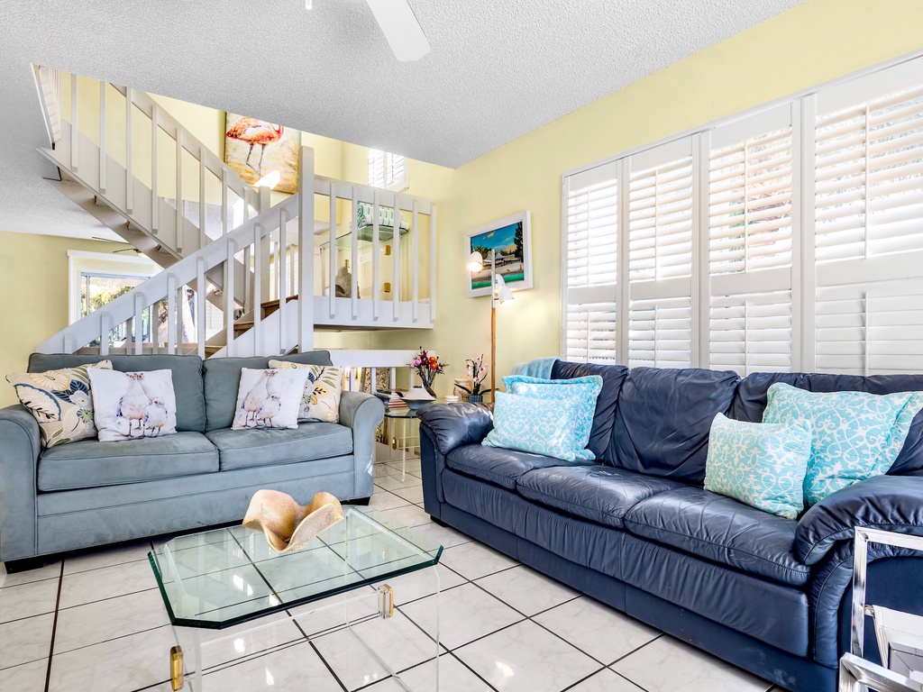 Spacious Living Area with Comfortable Seating