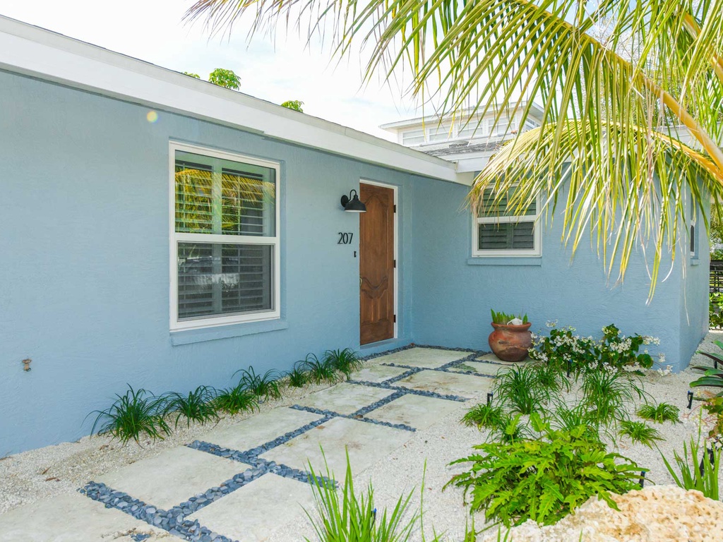 House Exterior of Bamboo Bungalow by AMI Locals
