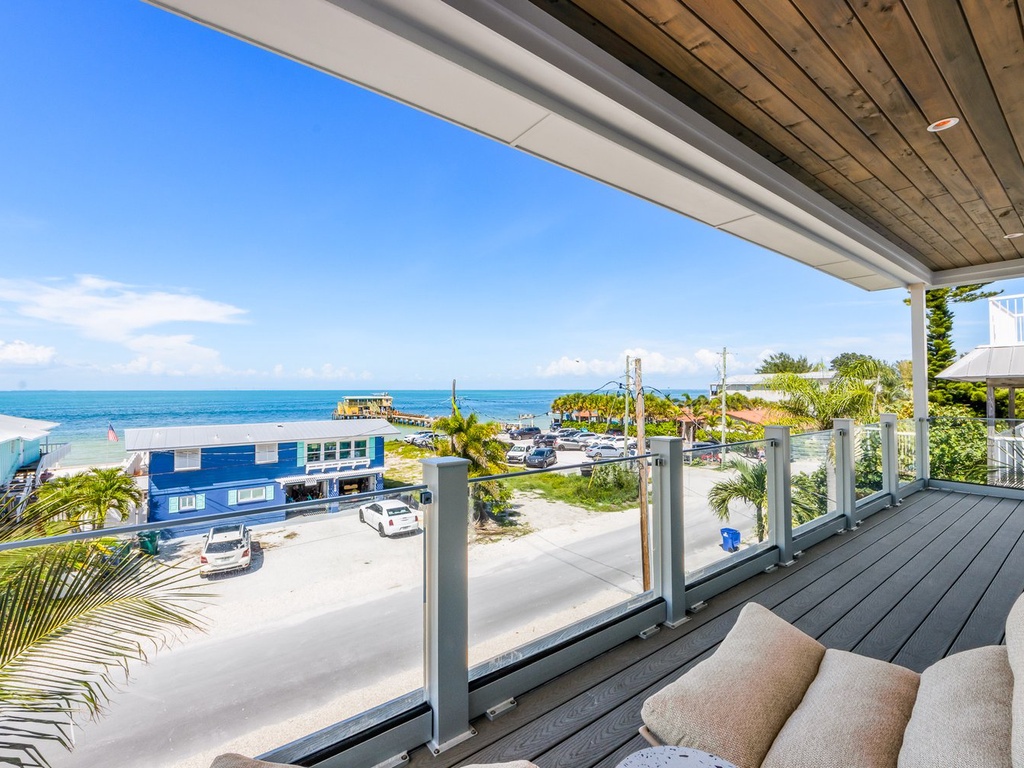 Hip Nautic by AMI Locals