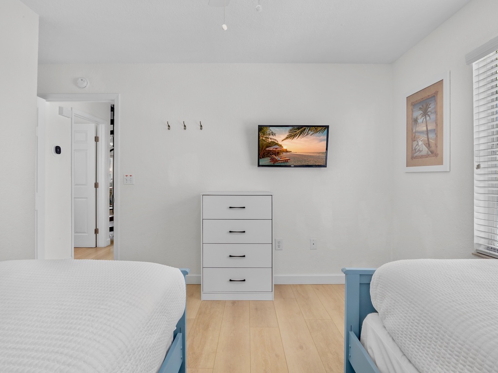 Third Bedroom - Two Twin beds