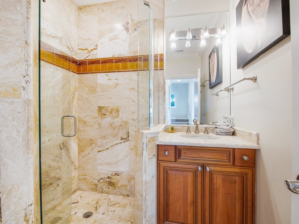 Side A - Main Level - Bathroom