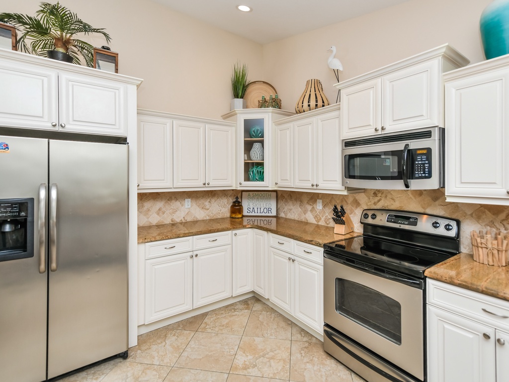 Fully Equipped Kitchen, West Unit