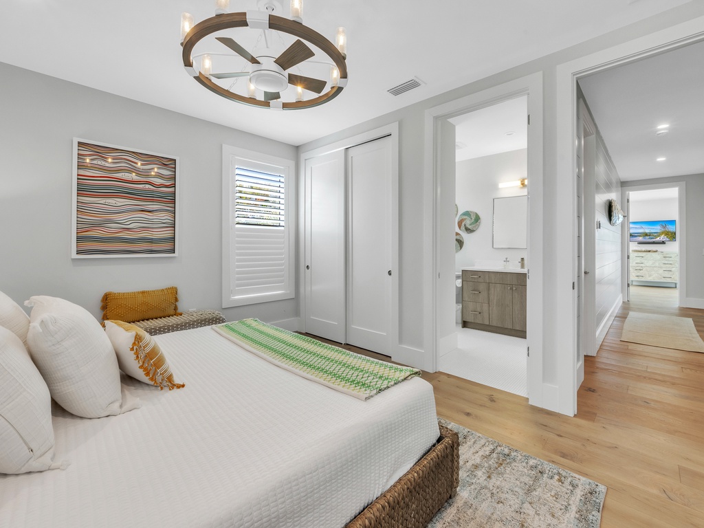 Second Bedroom - King