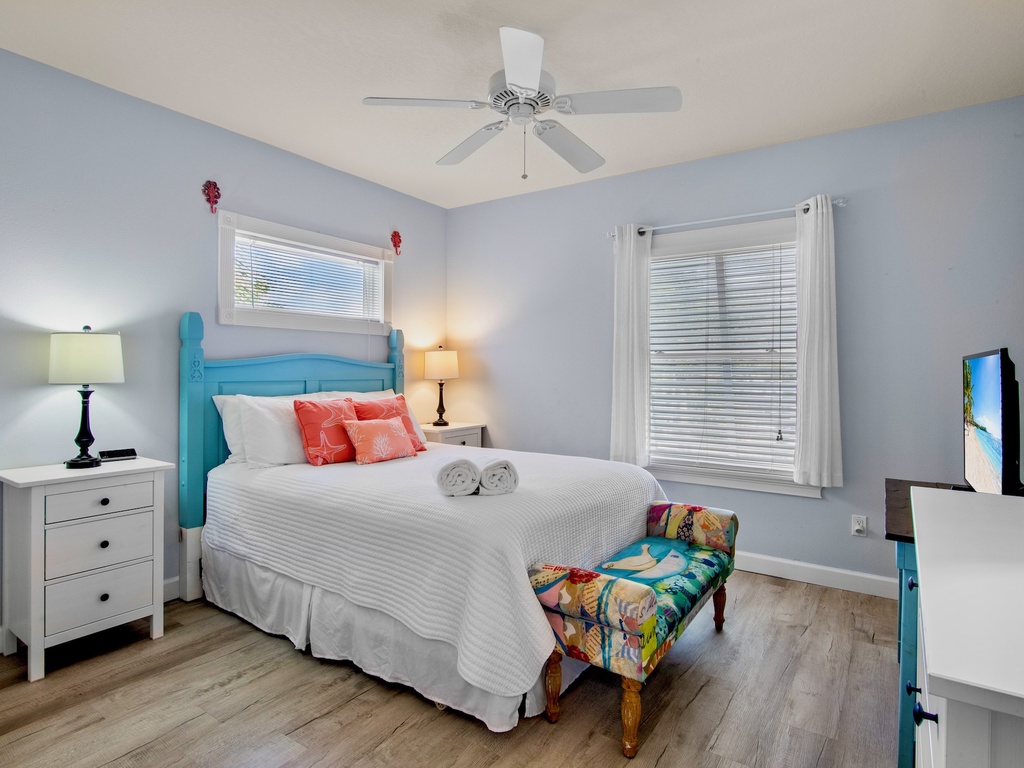 Second Bedroom (2nd floor), Queen