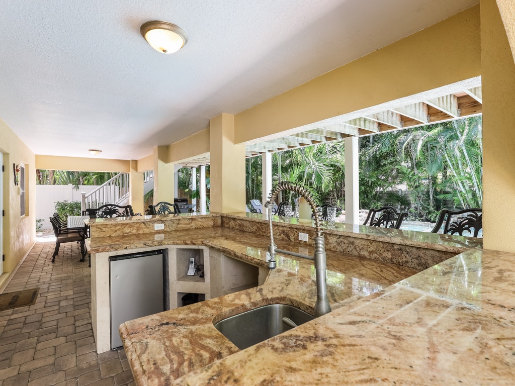 Cocktail Mixing Spot