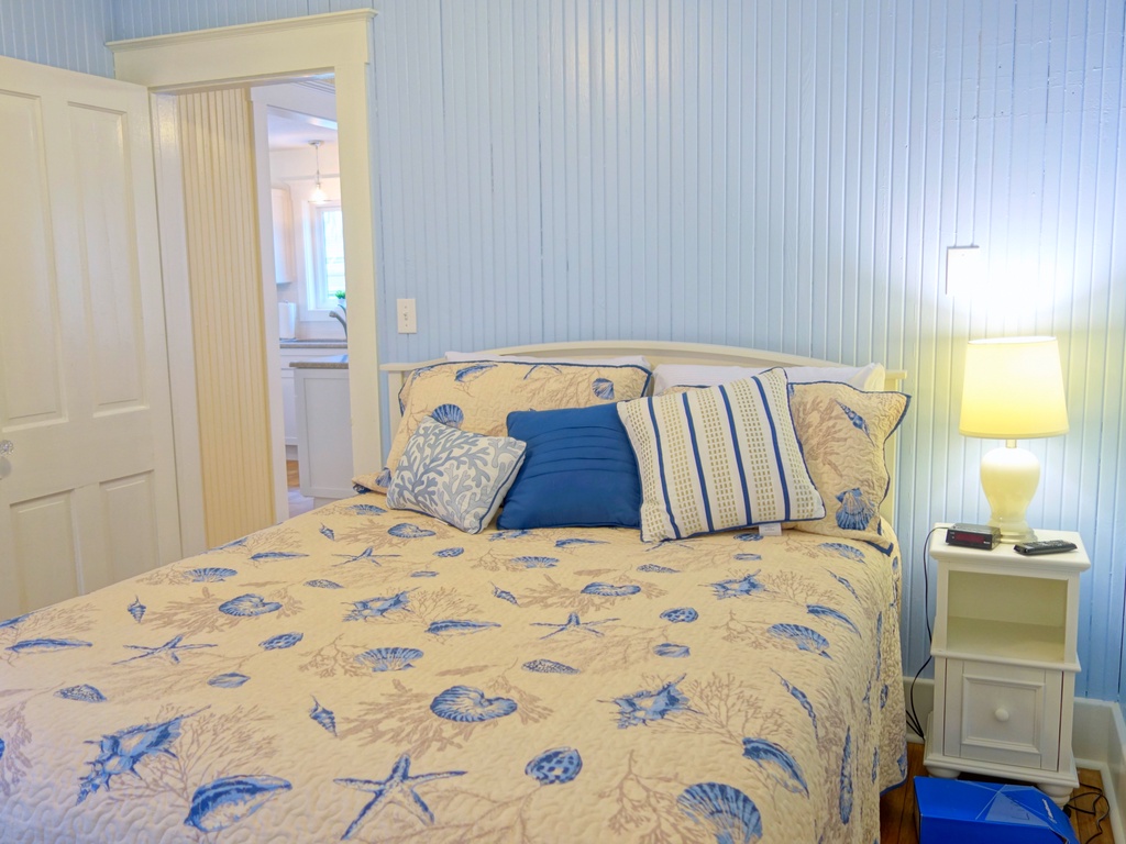 Additional Bedroom-Queen