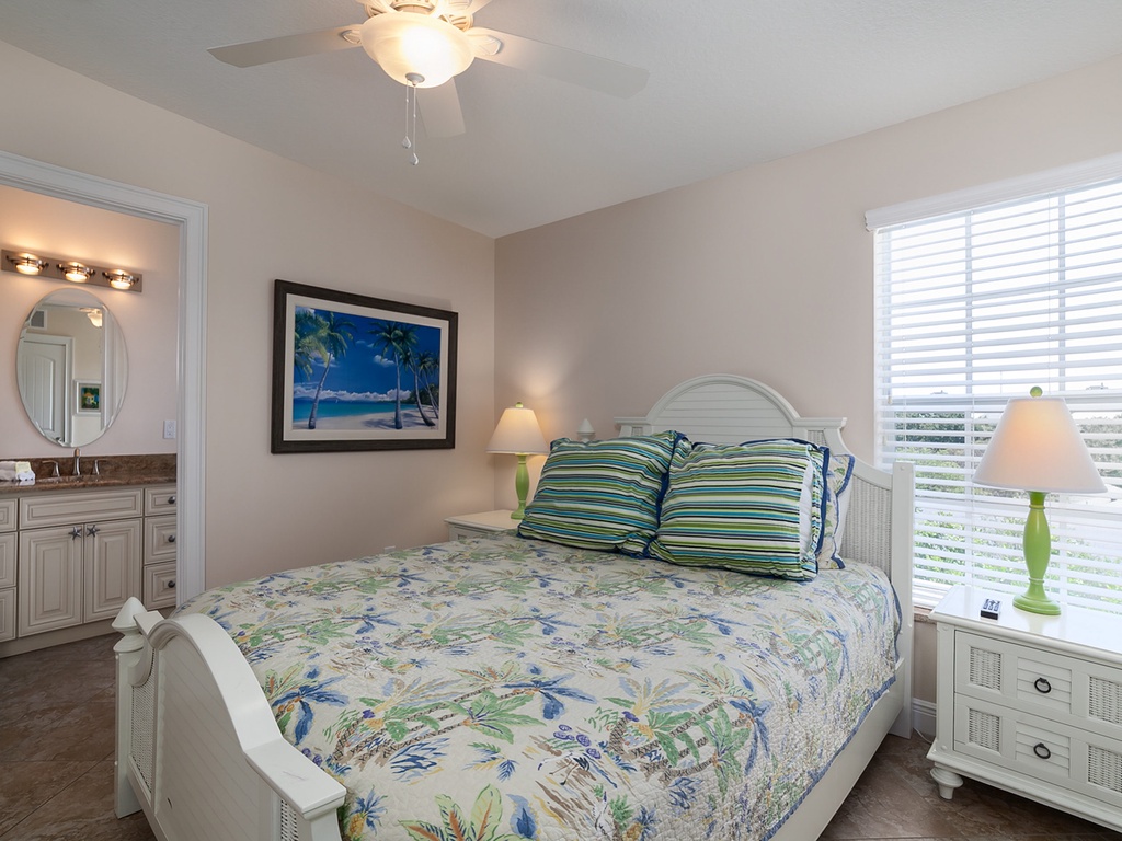 Fourth Bedroom, Queen bed