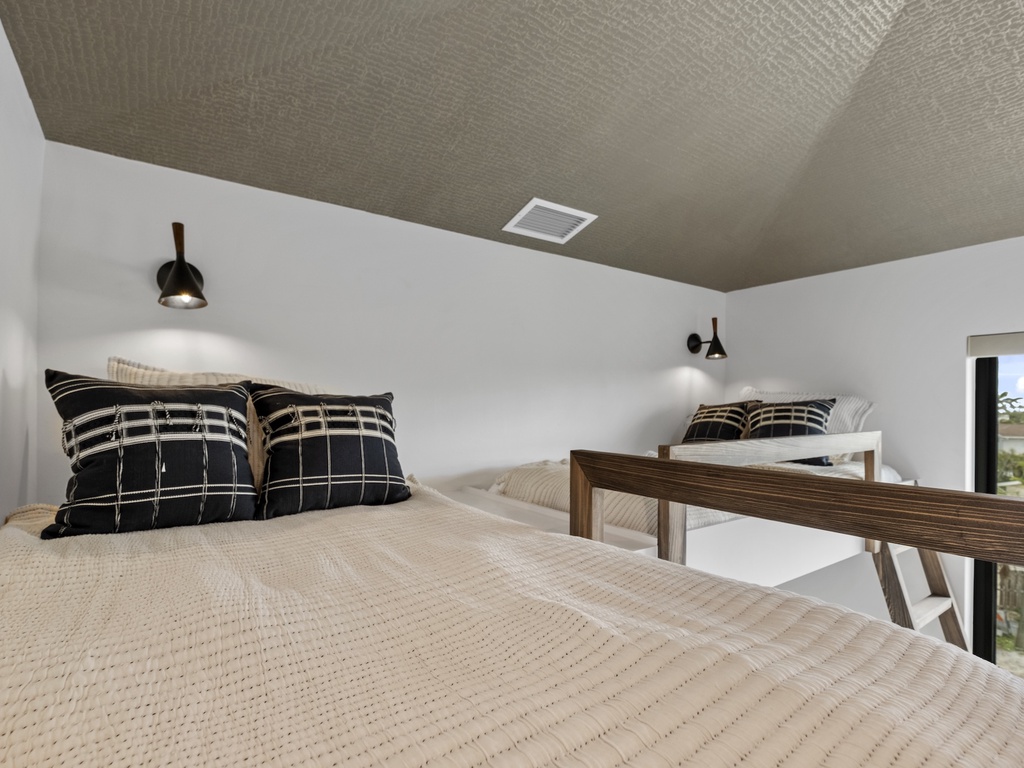 Third Bedroom, twins-over-queen bunks