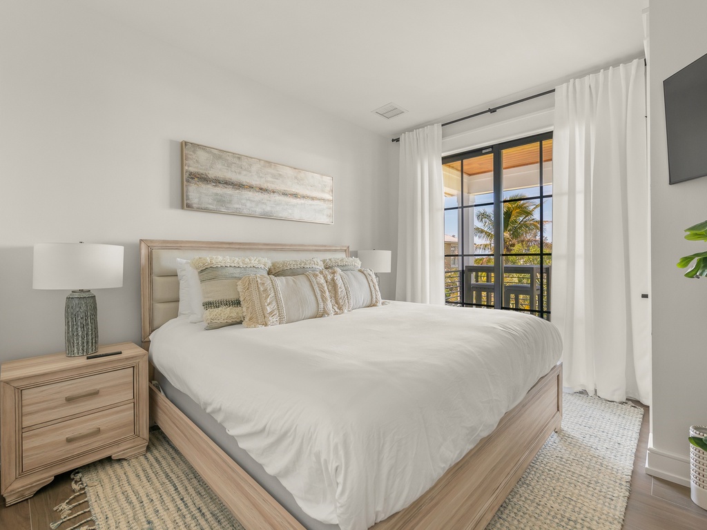 Sixth Bedroom - King