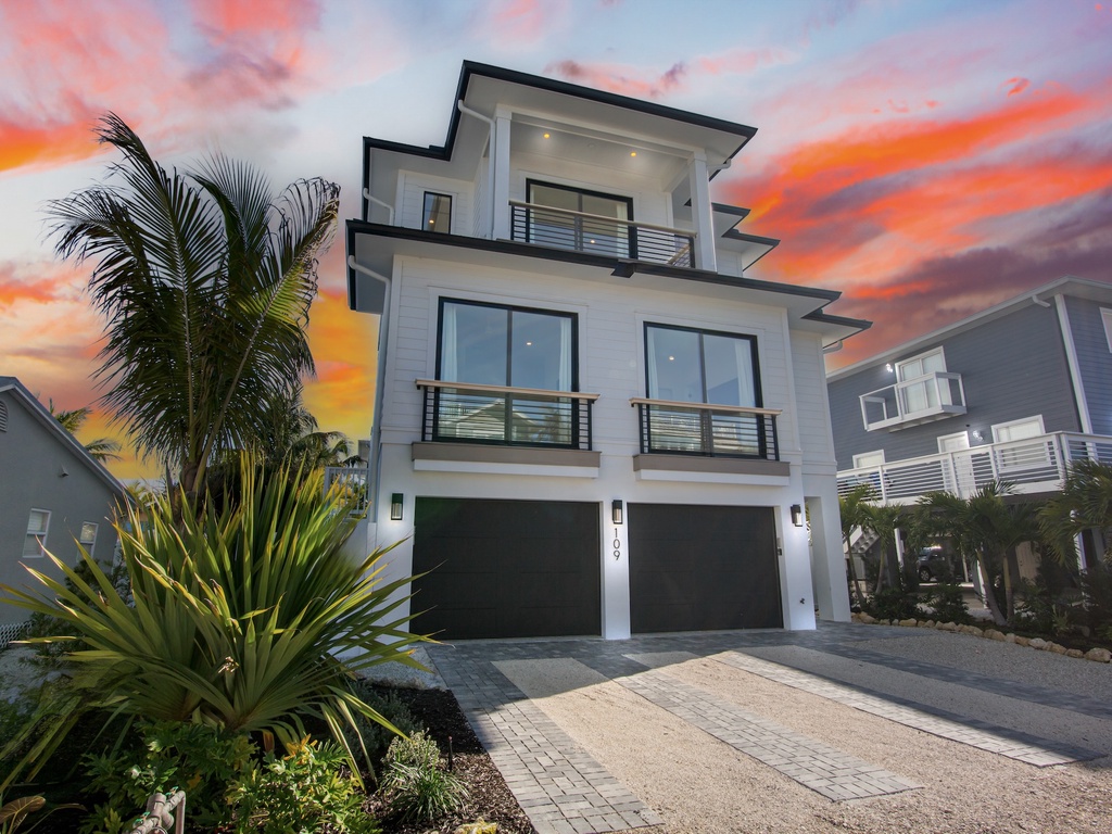 Bay Dreaming by AMI Locals