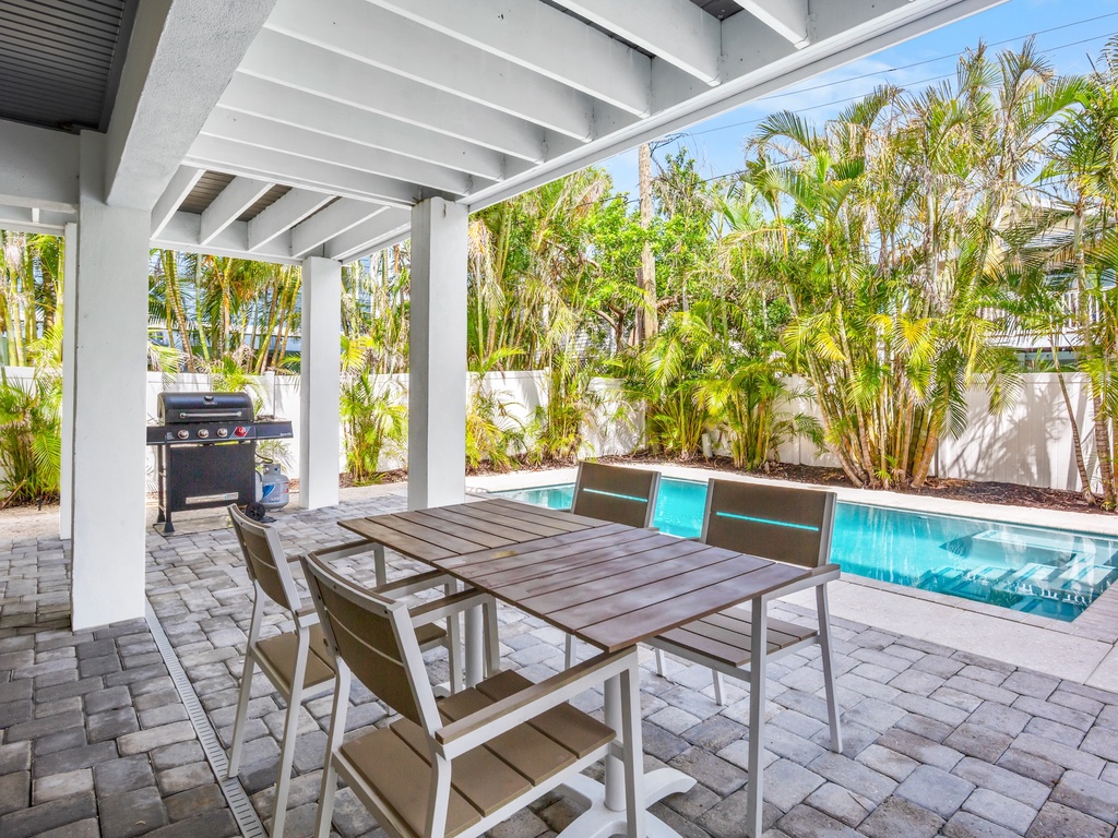 Outdoor Dining Area, Outdoor Grill