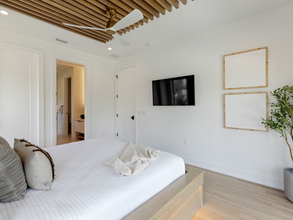 Primary Bedroom - King