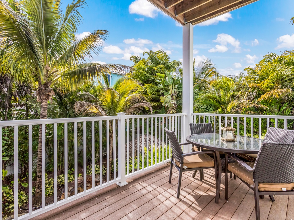Main Balcony - Dining