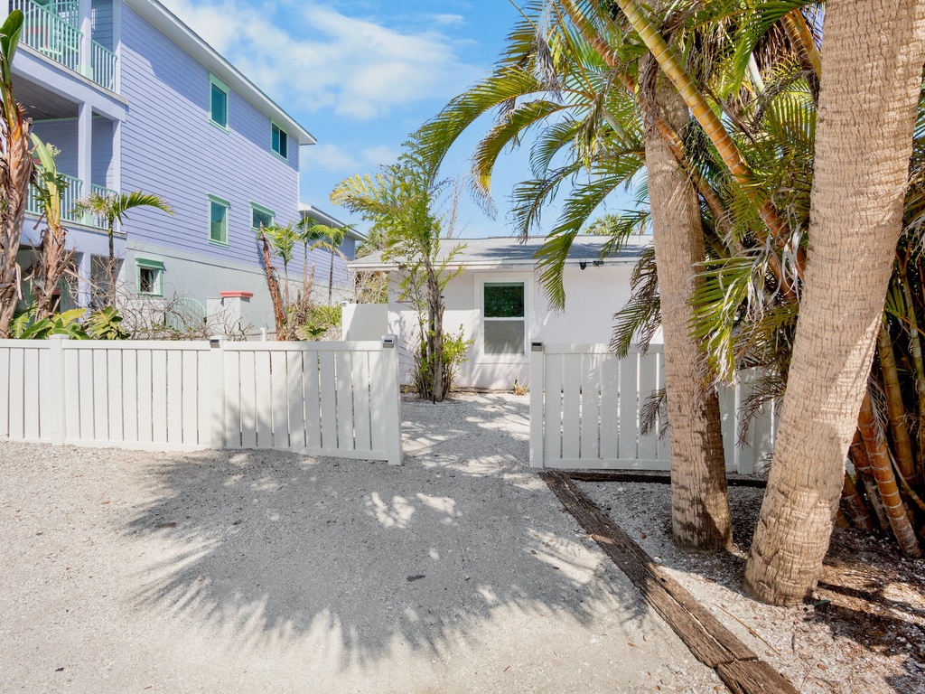 Sugar Plum Beach West by Anna Maria Vacations