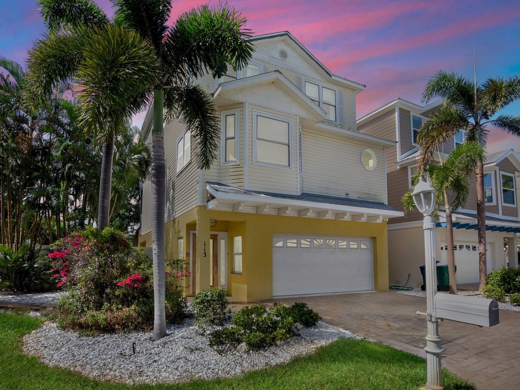 Villa Sand Dollar by Anna Maria Vacations