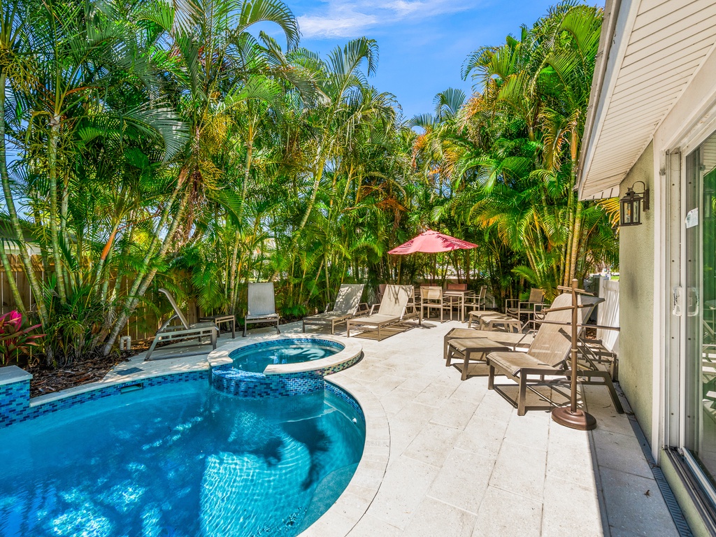 Private pool with spa and outdoor dining area