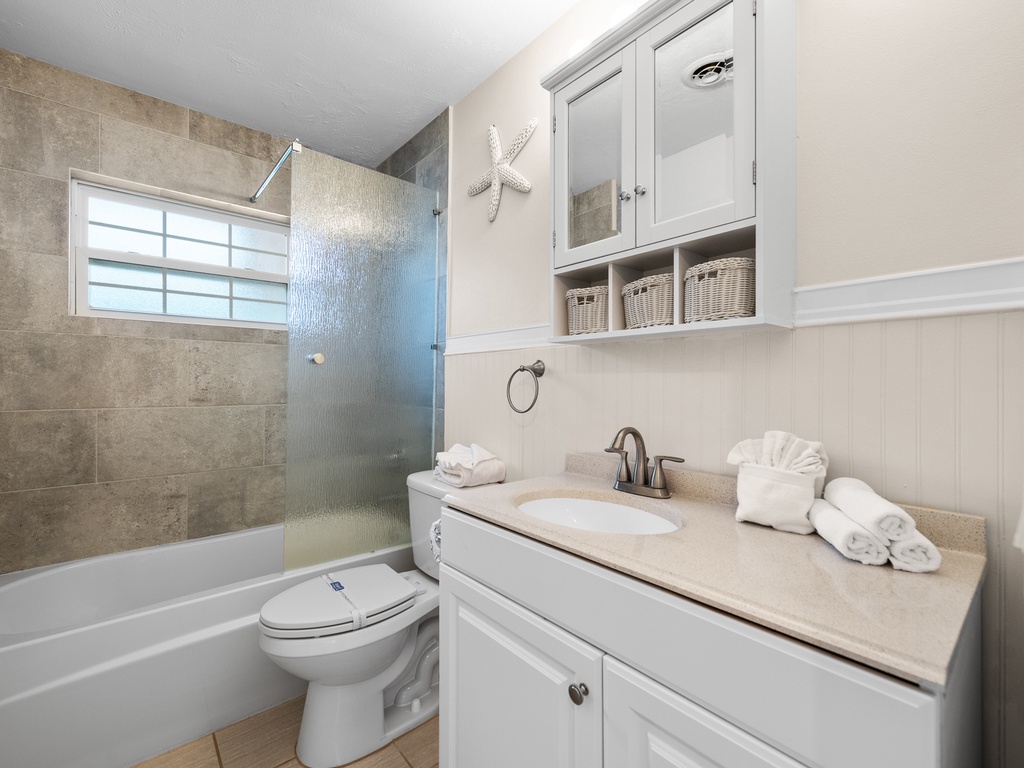 Second Bathroom - Shared