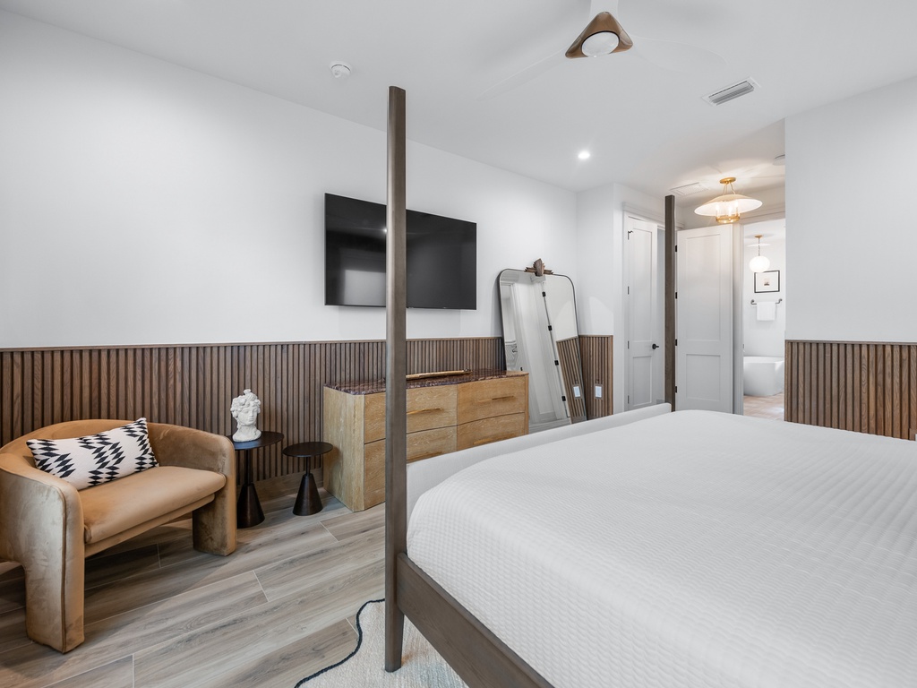 Primary Bedroom, King