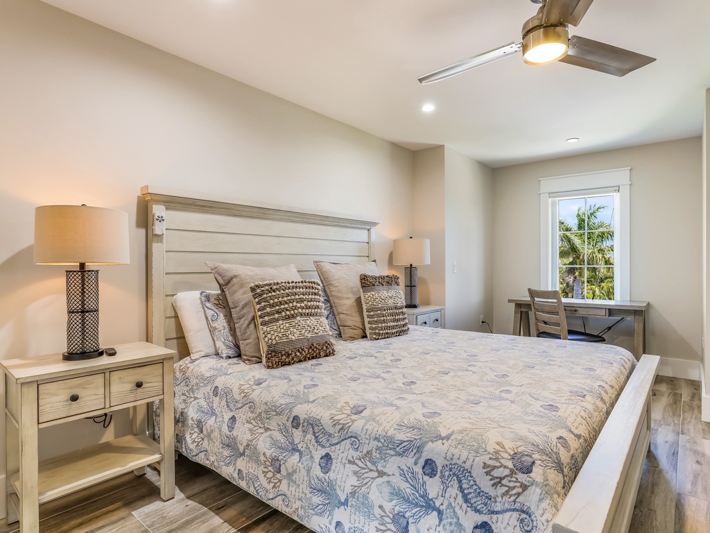 Additional Bedroom - King Bed