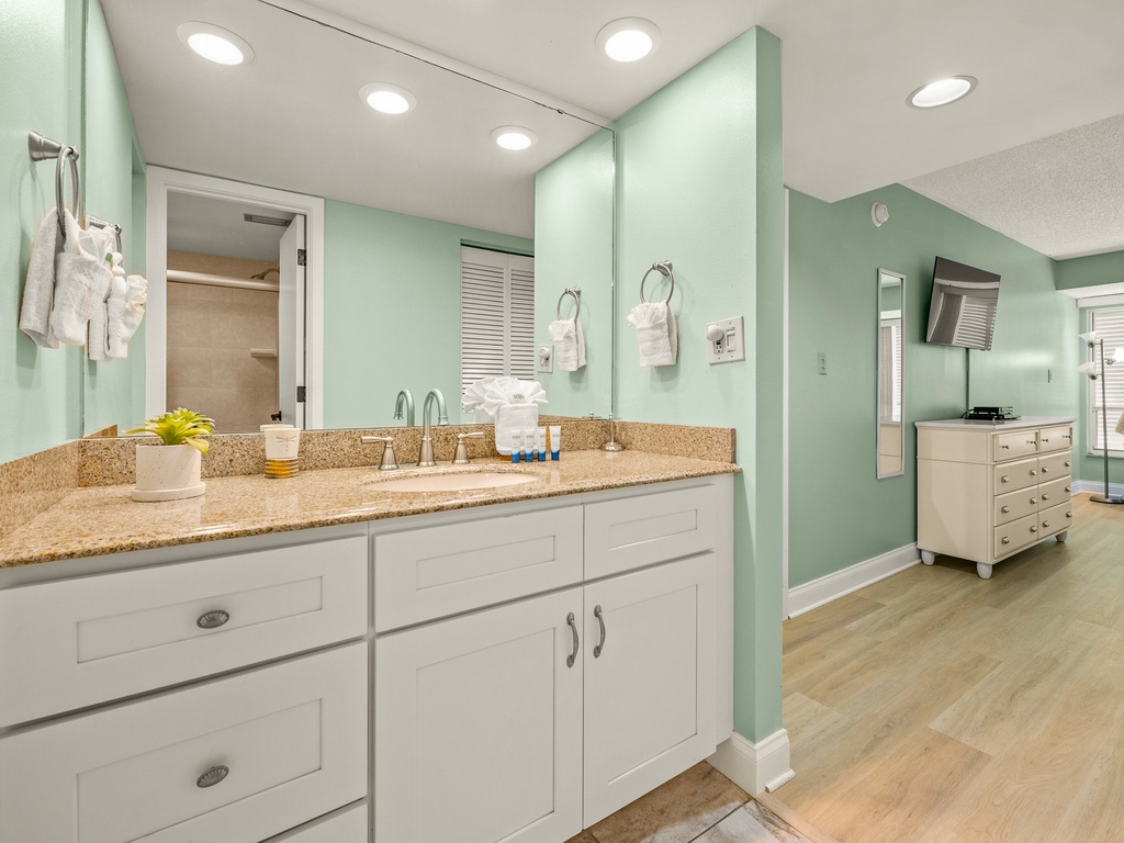 Primary Bathroom, Ensuite