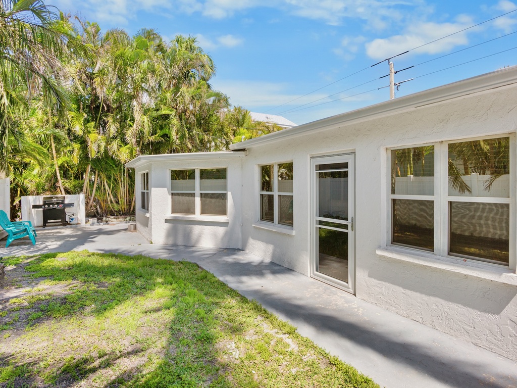 Starfish Cove A by AMI Locals