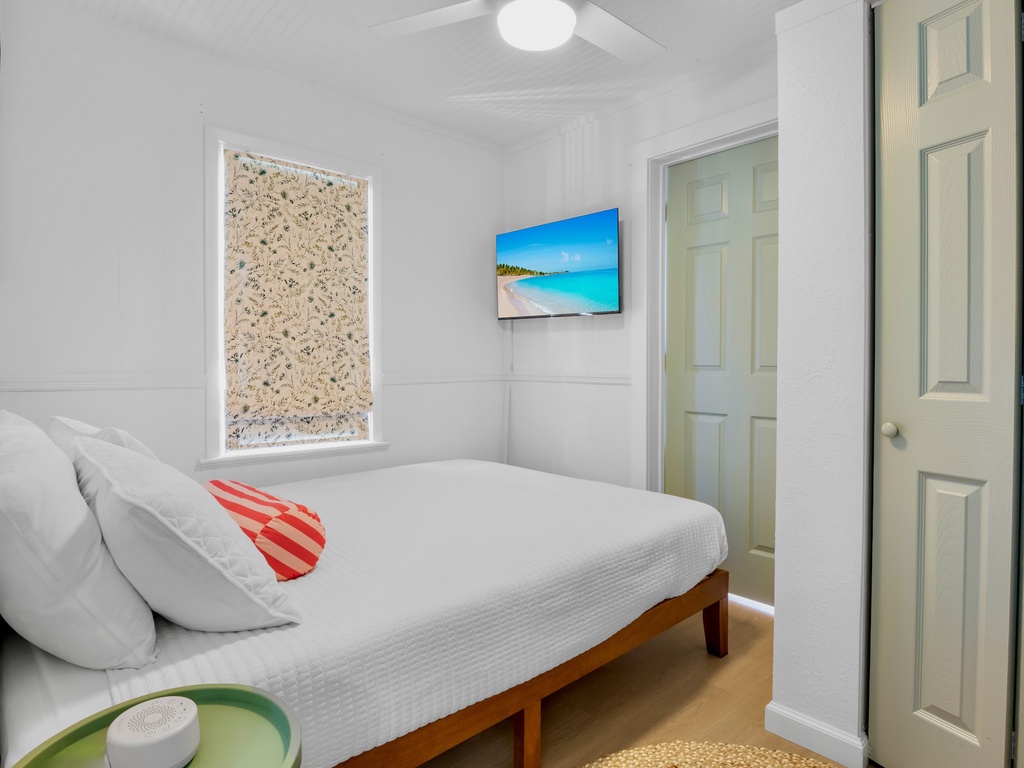 Second Bedroom - Queen